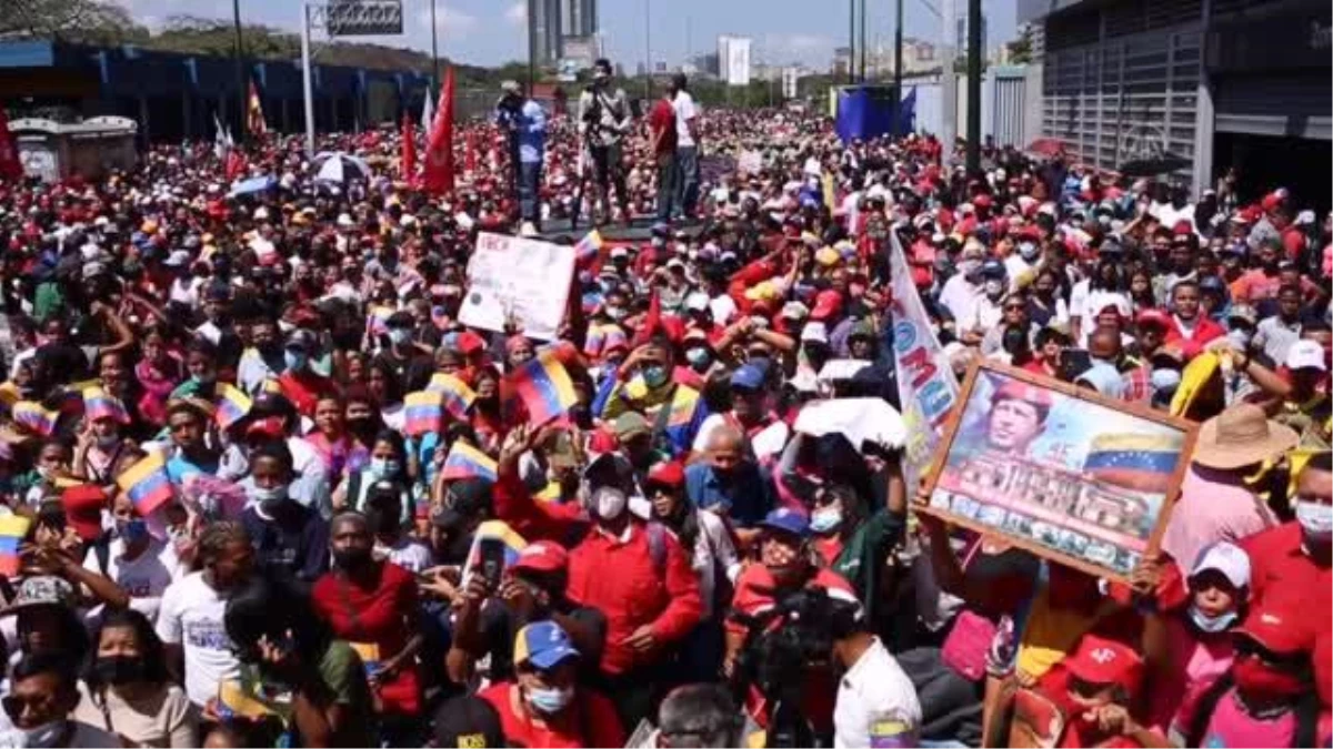 Venezuela\'da Hugo Chavez destekçileri anma gösterisi düzenledi
