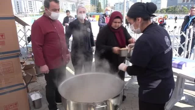 Adana'da mantı kuyruğu... Adana Kayserililer Derneği tarafından Mantı Festivali düzenlendi