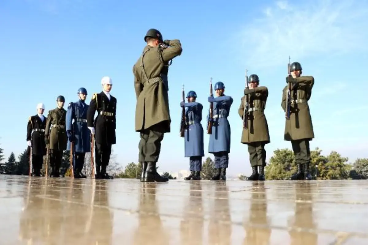 Son dakika haber! Anıtkabir\'in nöbetçi askerleri