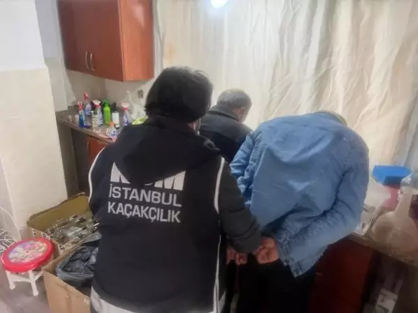 BEYKOZ'DA SAHTE İÇKİ İMALATHANESİNE BASKIN ŞÜPHELİLERİN BONDROL KANDIRMACASI