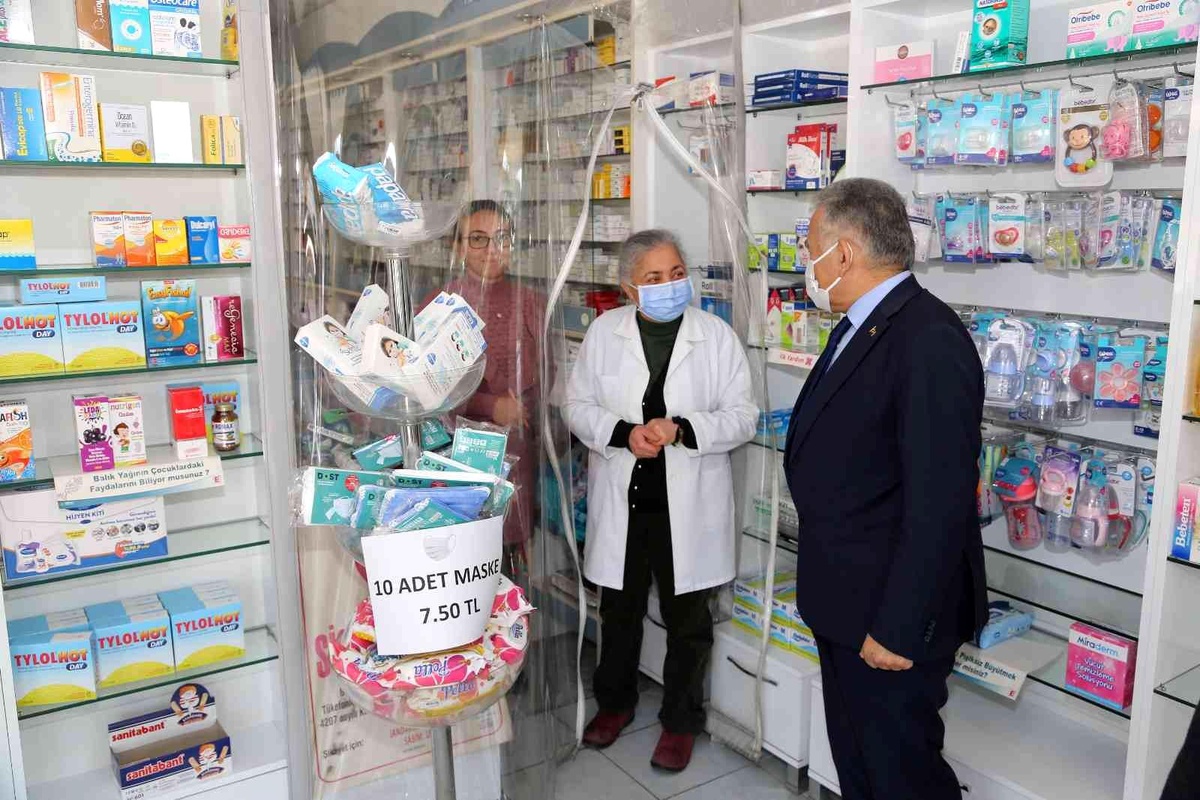 Büyükkılıç\'tan aile sağlığı merkezine ve eczanelere ziyaret
