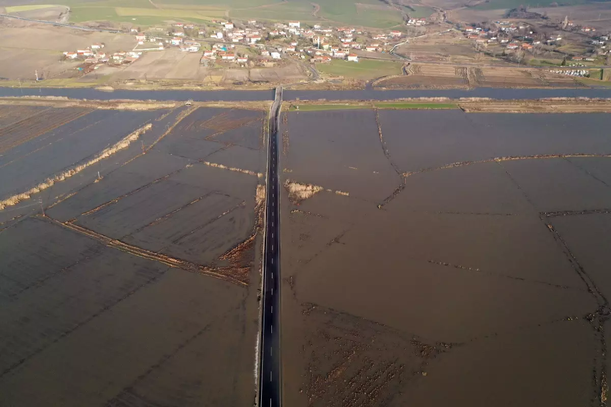 Ergene Nehri taştı, tarım arazileri su altında kaldı