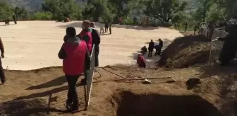 Fas'ta binlerce kişi düştüğü kuyuda ölen 5 yaşındaki Rayyan'ı son yolcuğuna uğurladı