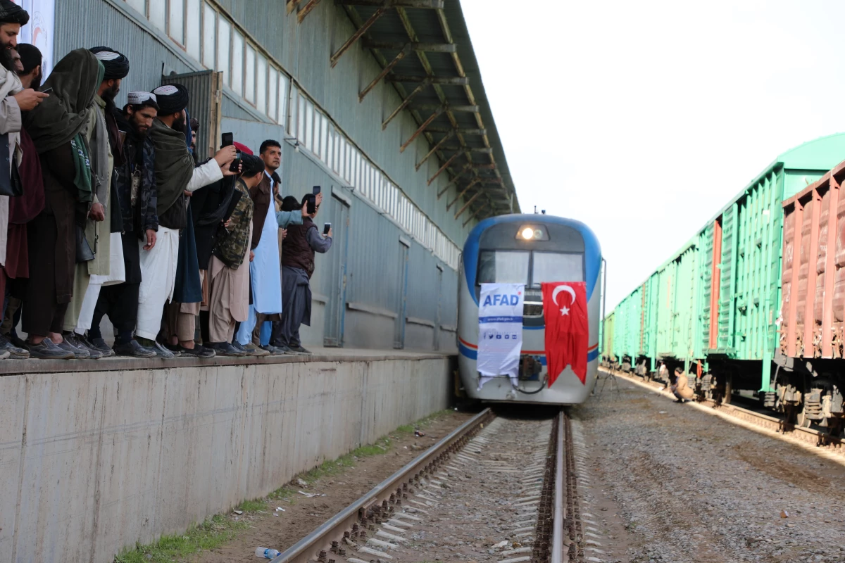 İnsani yardım taşıyan "İyilik Treni" Afganistan\'a ulaştı (2)