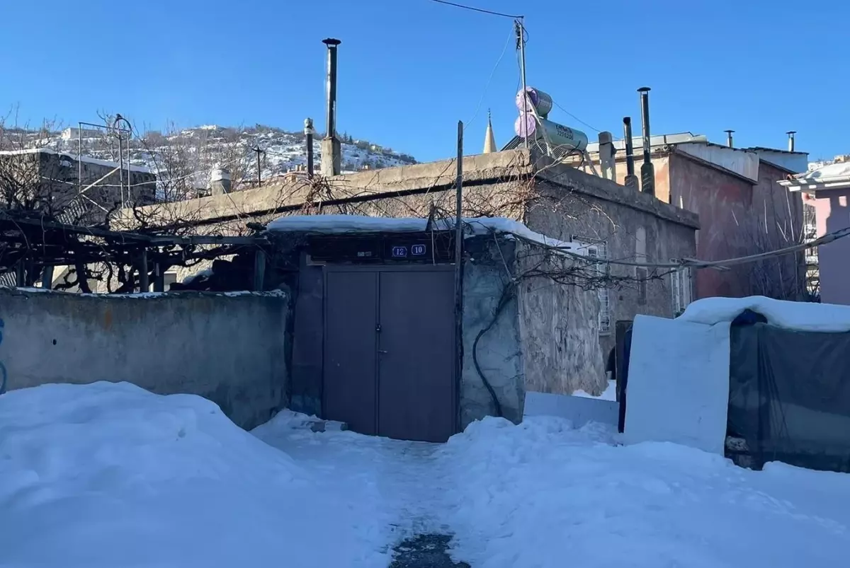 Kayseri\'de sobadan sızan gazdan zehirlenen 3 kişi tedavi altına alındı