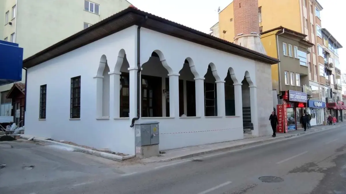 Mudanya Ömerbey Camii gün sayıyor