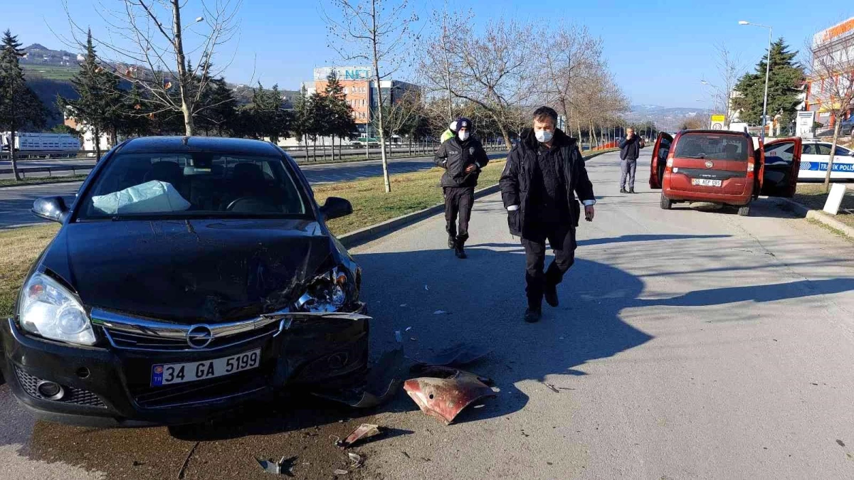 Son dakika haber: Samsun\'daki kazada 1\'i polis 2 kişi yaralandı