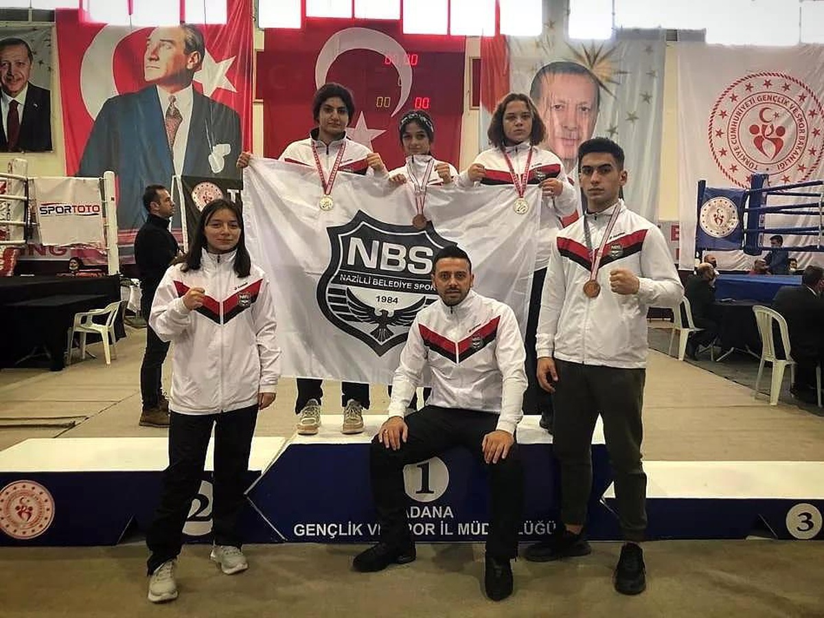 Aydınlı sporcular madalyaları topladı