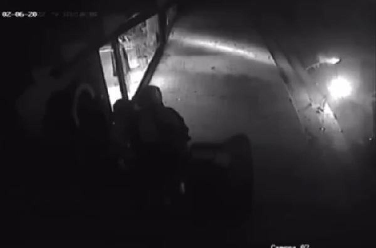 17 yaşındaki ehliyetsiz sürücü dehşet saçtı! O anlar kamerada