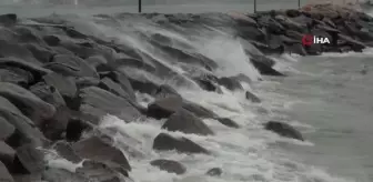 Bandırma'da kuvvetli yağış ve fırtına etkili oluyor