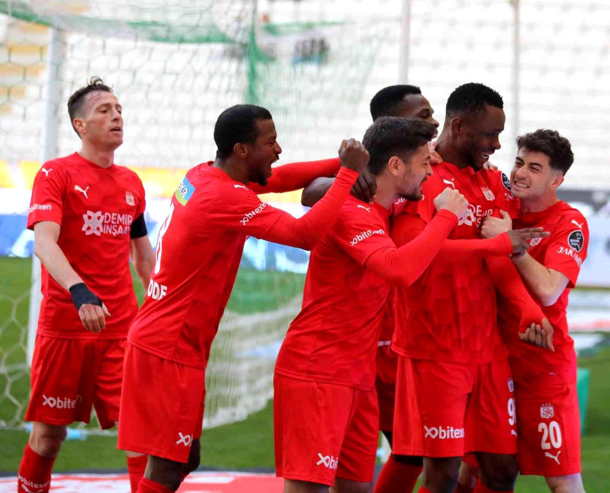 Bandırmaspor ile Sivasspor çeyrek final için mücadele edecek