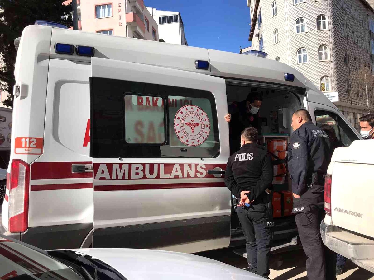 Bilecik\'te 2 şahsın kavgasında kan aktı