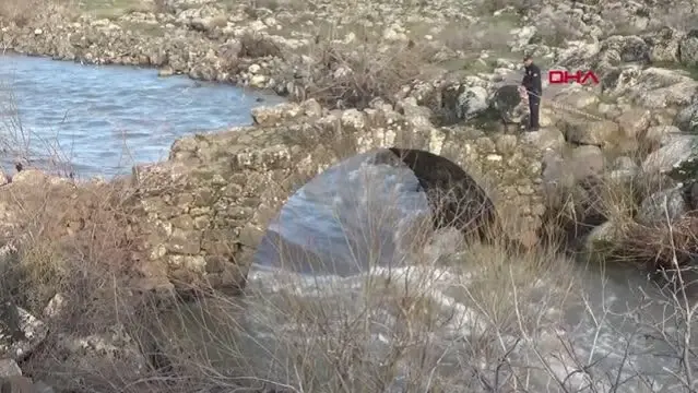 GAZİANTEP'TE TARİHİ KÖPRÜ GEÇİŞLERE KAPATILDI