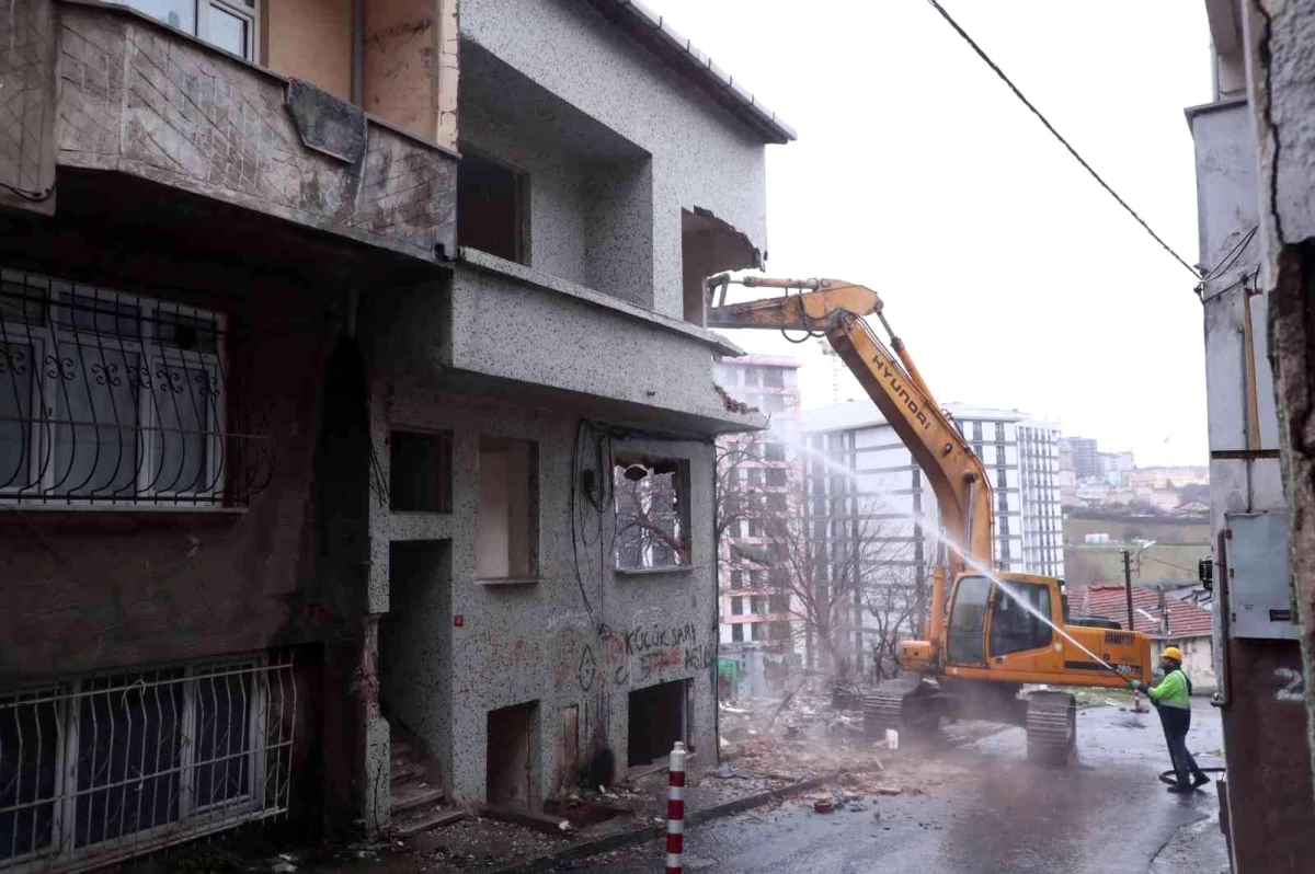 Son dakika: Gaziosmanpaşa\'da kentsel dönüşüm çalışmaları hız kesmeden devam ediyor