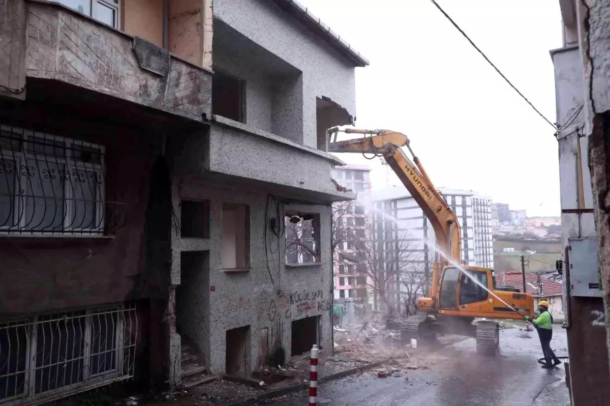 Son dakika haber... Gaziosmanpaşa\'da kentsel dönüşüm çalışmaları hız kesmeden devam ediyor