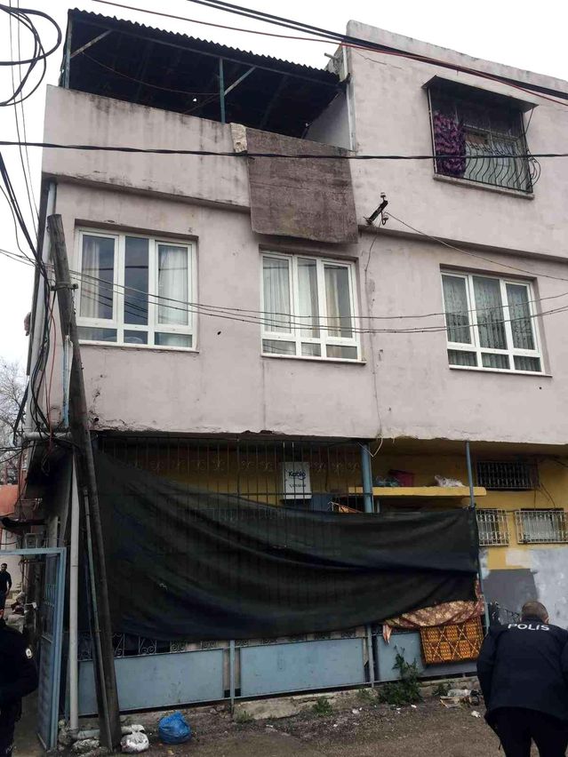 Genç kız sığındığı evde vuruldu