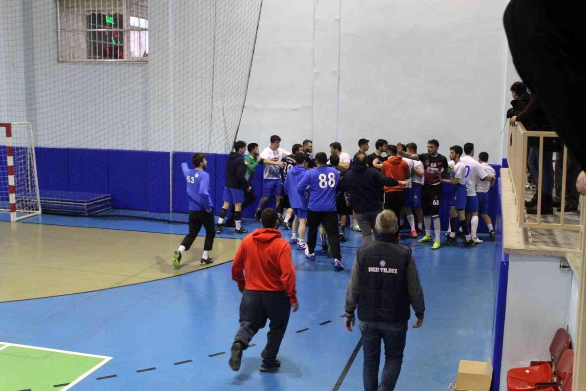 İneboluspor Kulübünden hentbol maçındaki kavgayla ilgili açıklama