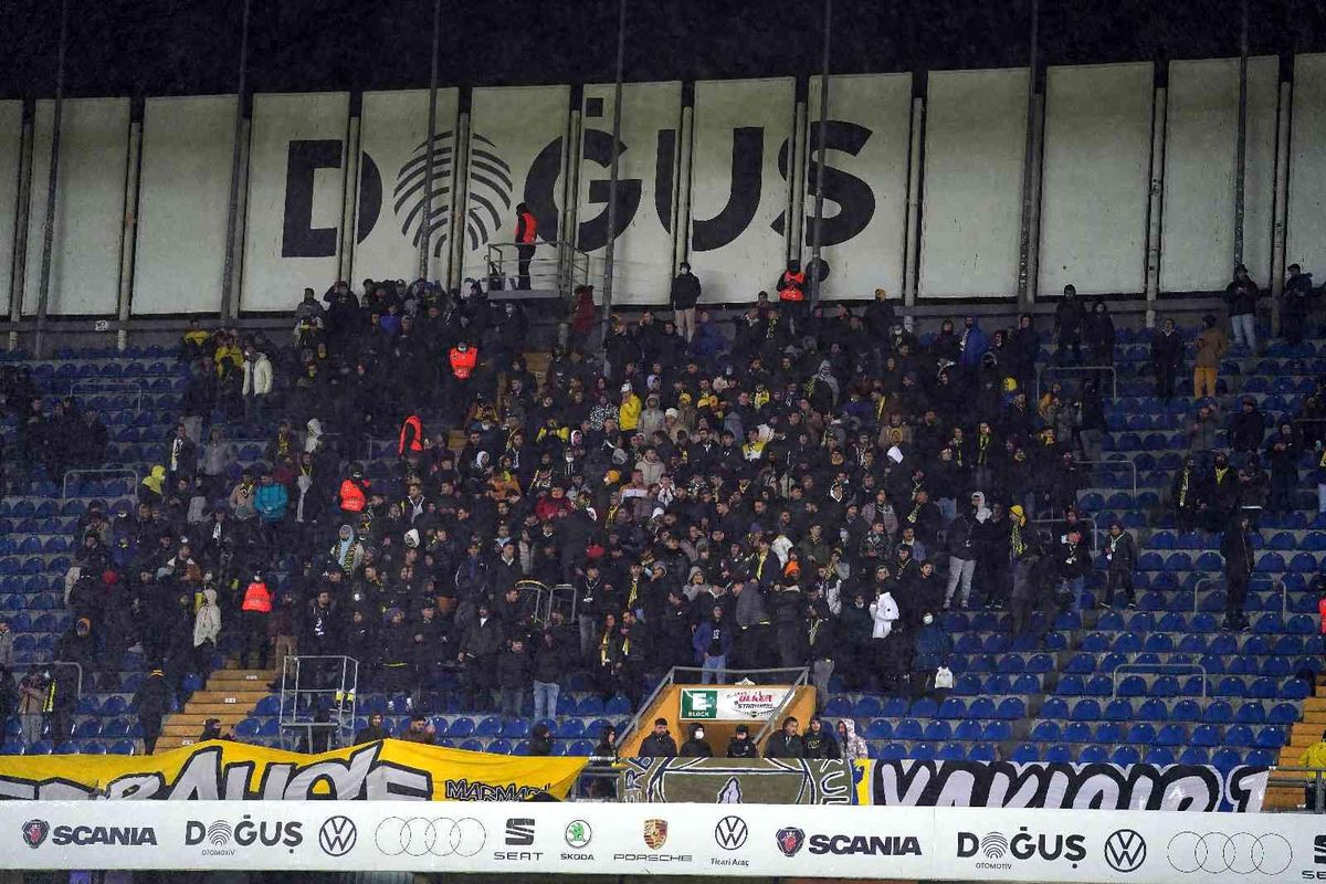 Kadıköy\'de tribünler boş