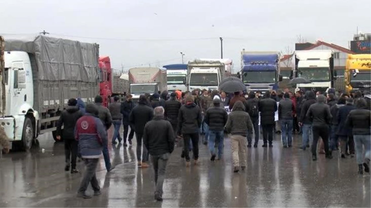 Kamyoncular yakıta gelen zammı protesto ediyor! Cumaya kadar kontak kapalı