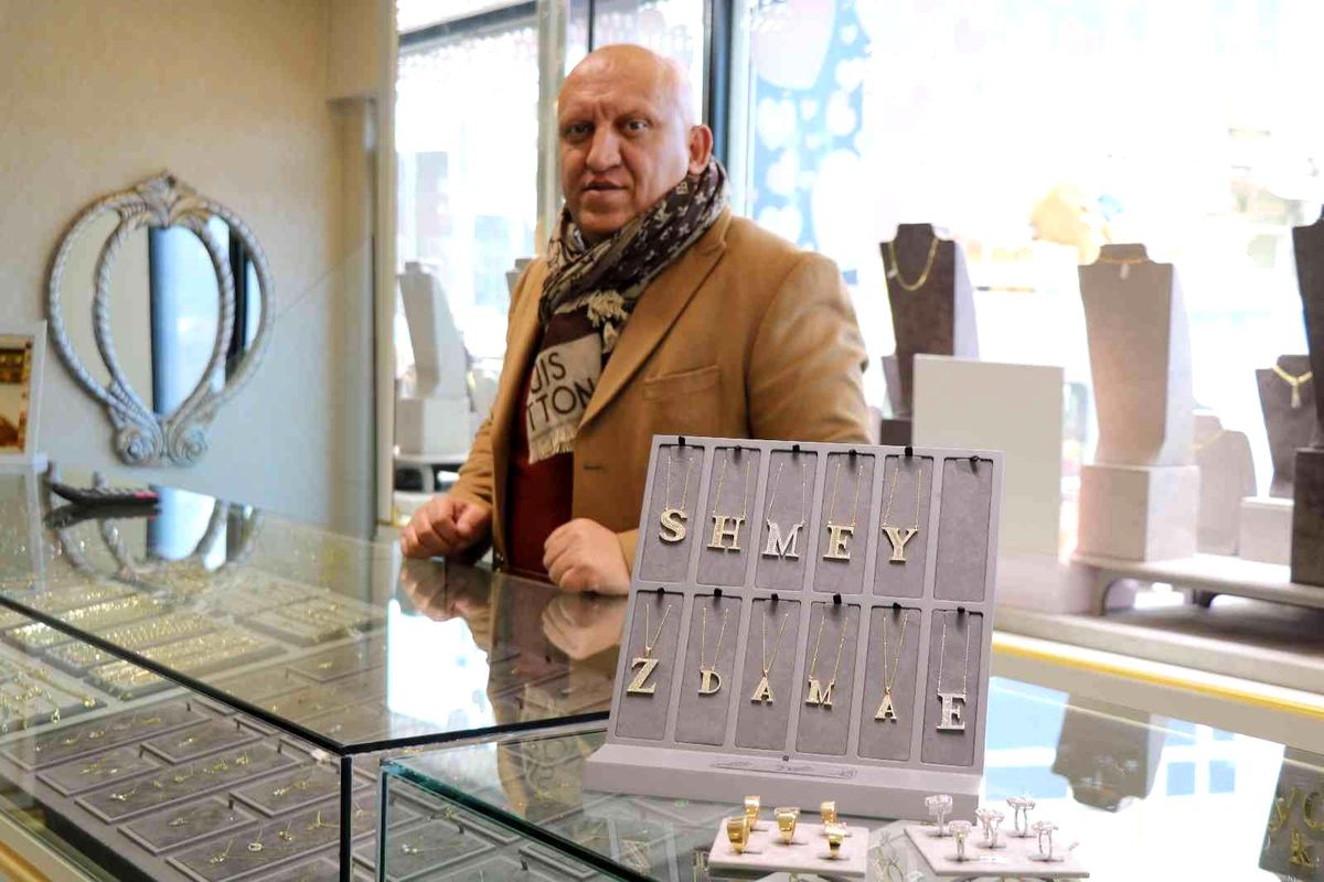 Kırşehir\'de Neşet Ertaş\'lı Sevgililer Günü kampanyası
