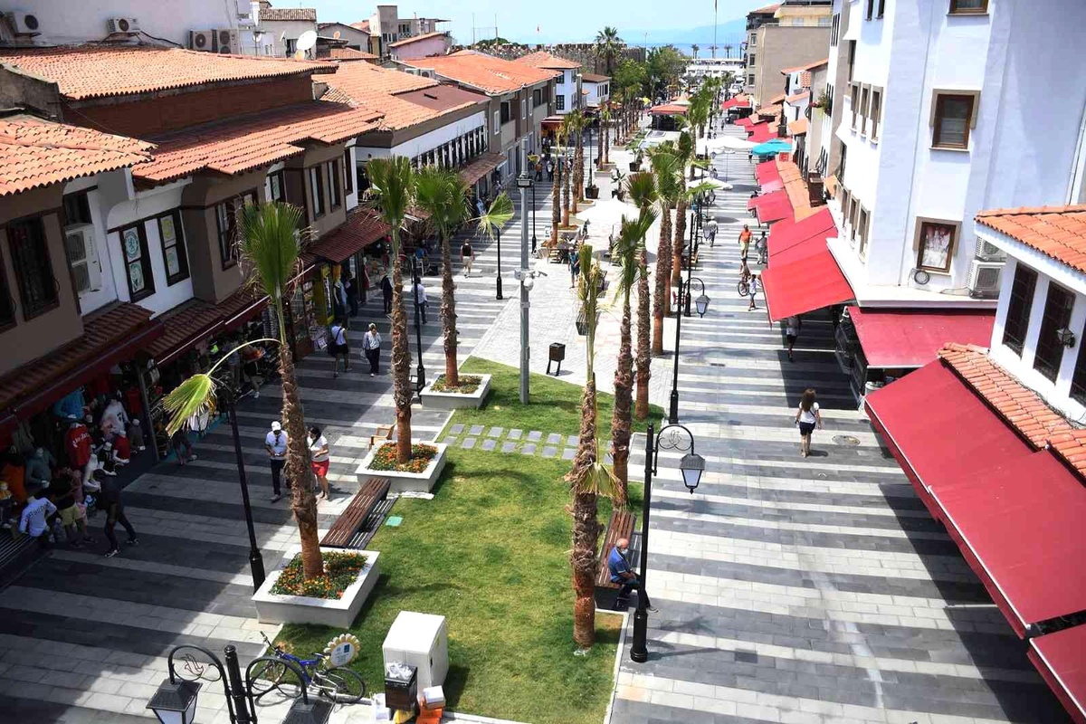 Kuşadası Belediyesi pandemiye rağmen yatırımlara devam ediyor