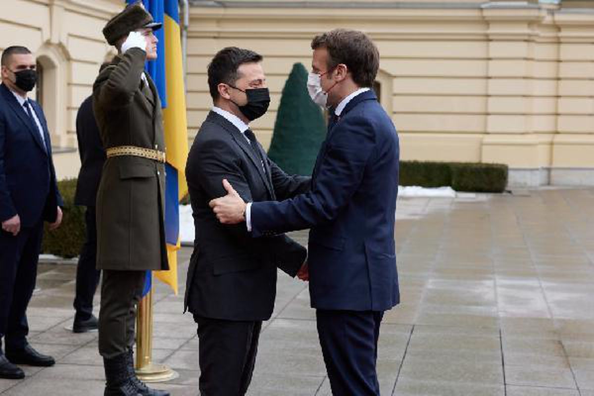 Macron, Ukrayna Devlet Başkanı Zelenski ile görüştü