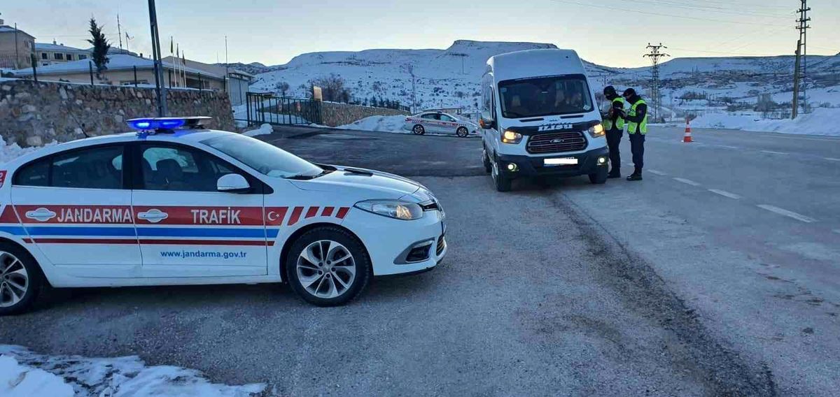 Okullar açıldı, jandarma servis denetimlerine başladı