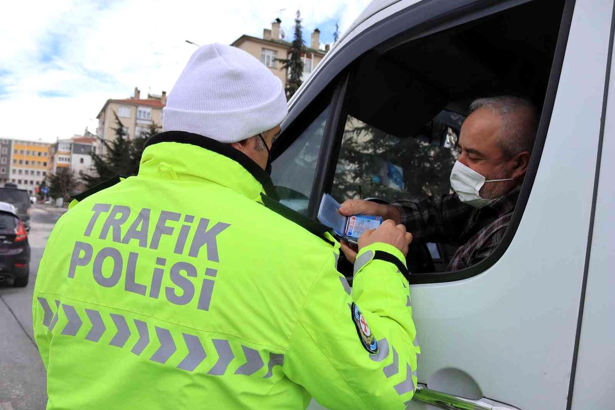 Okullar açıldı, okul servis denetimleri arttı