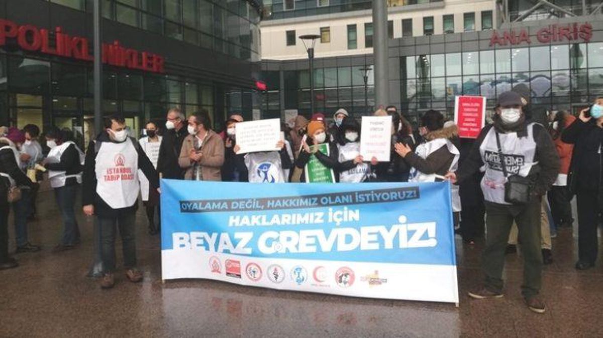 Şahan Gökbakar\'dan bugün grevde olan hekimlere destek!