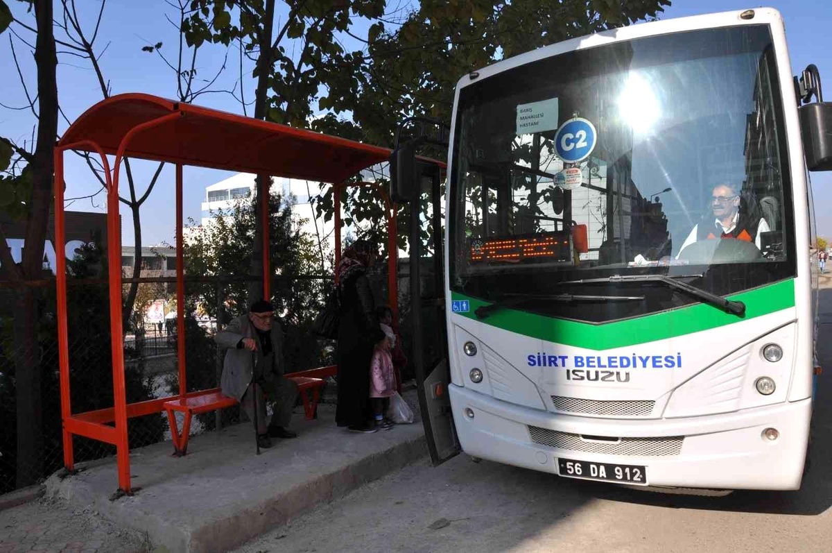 Siirt Belediyesi, otobüs duraklarına yapılan hatalı araç parklarına dikkat çekti