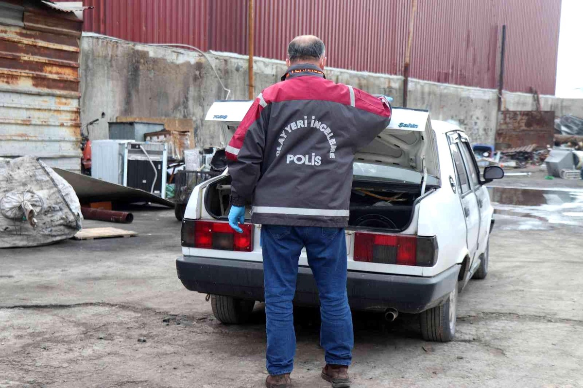 Kaşla göz arasında çalışır haldeki otomobili çaldılar! Parçalanmak üzereyken ekipler tarafından bulundu