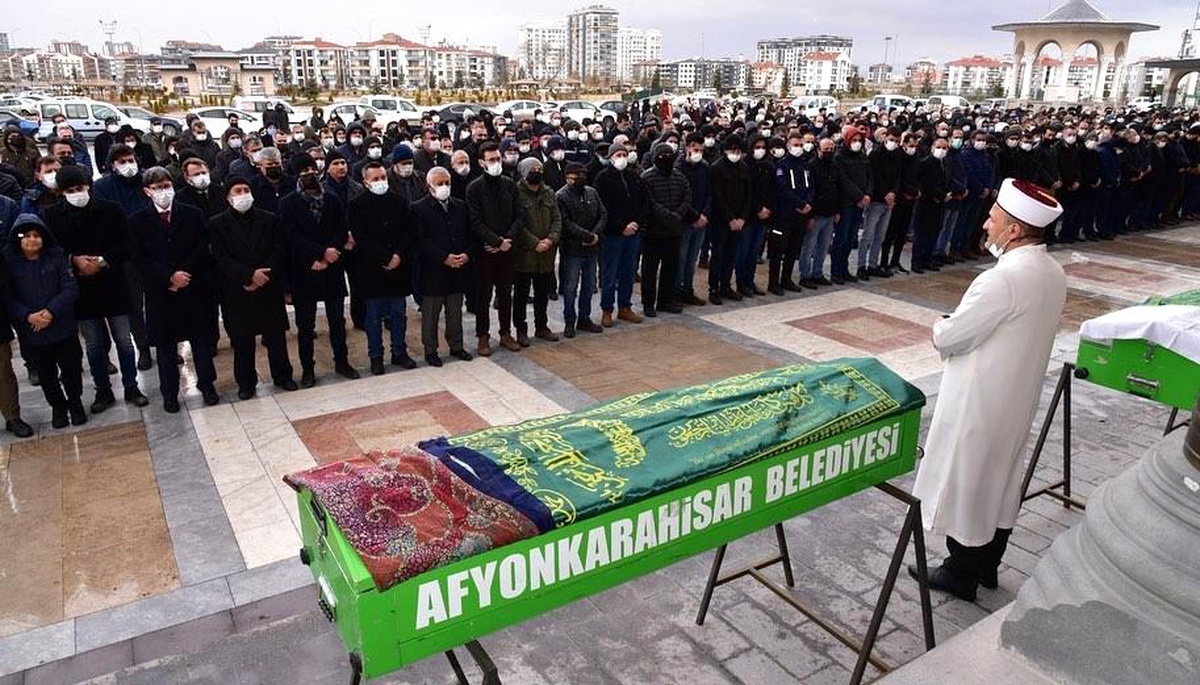Trafik kazası sonrası yaralanan genç kız yaşam savaşını kaybetti