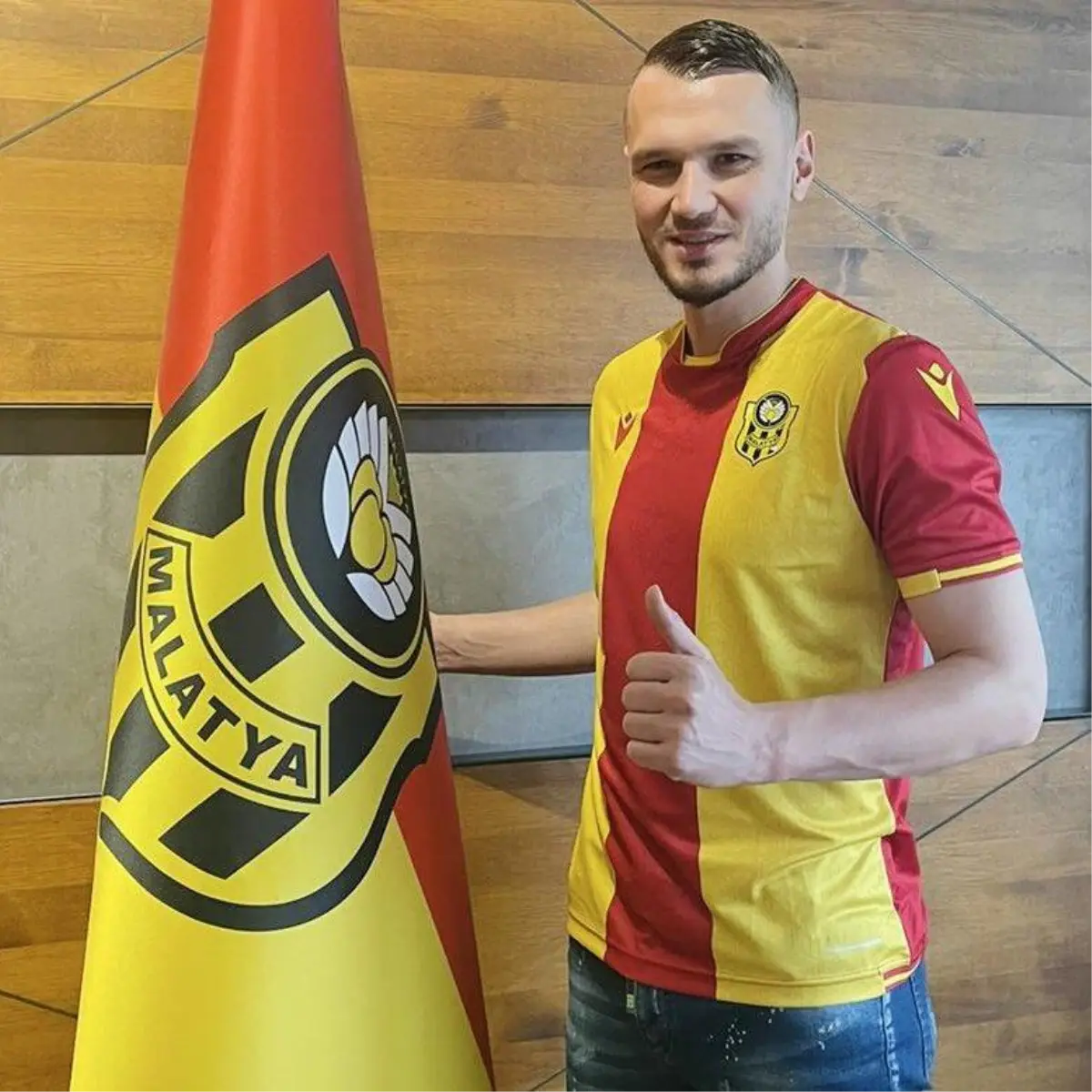 Yeni Malatyaspor, stoper Barış Başdaş\'ı transfer etti