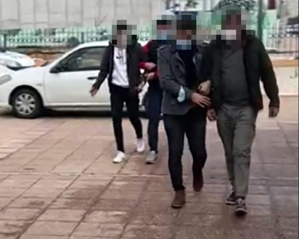 15 ayrı suçtan aranan şüpheli oğluna ait sahte kimlikle yakalandı