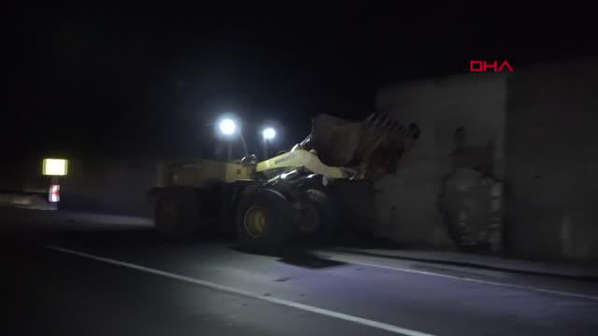 Bartın'da sağanak heyelana neden oldu (2)