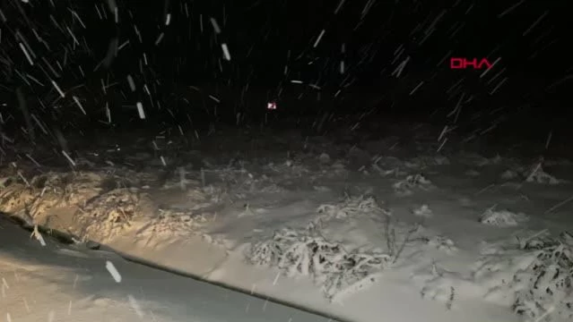 Bornova'da kar yağışı etkili oldu