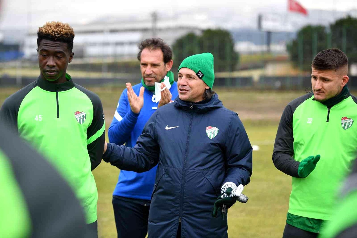 Bursaspor, Samsunspor maçının taktik antrenmanını yaptı
