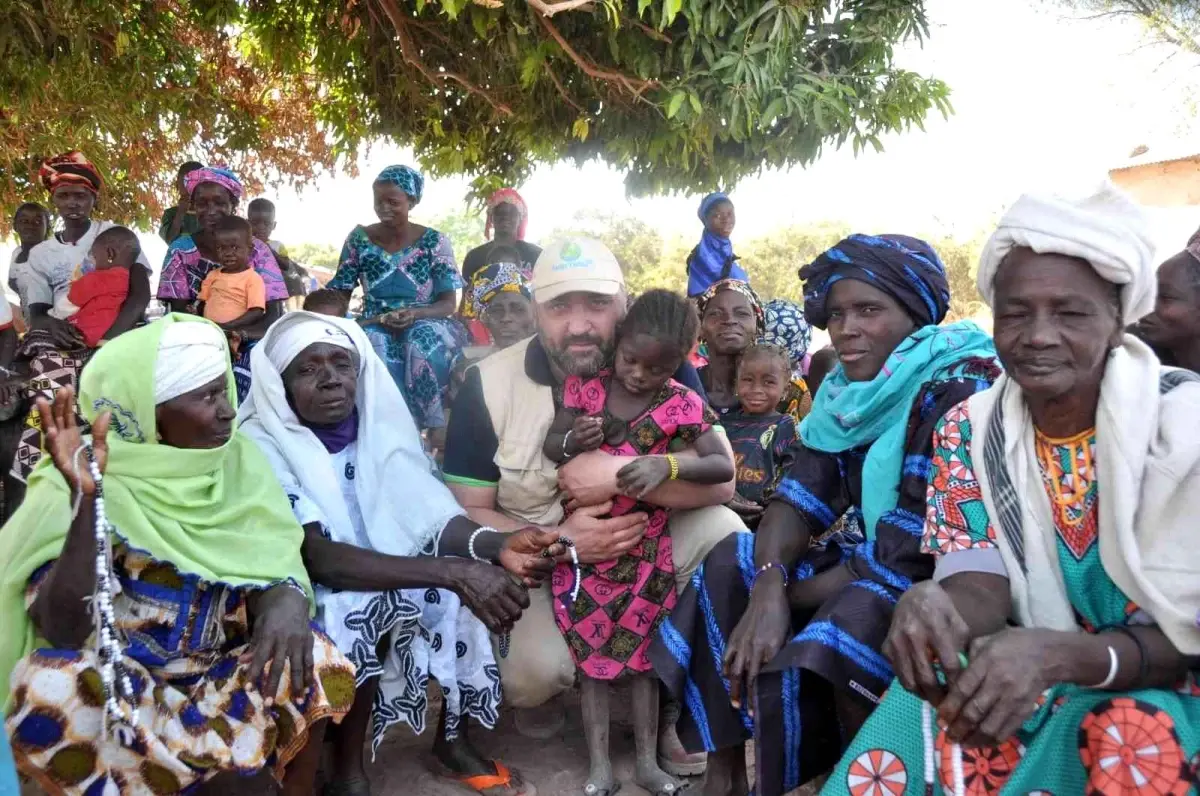 Çocukluk hayalini gerçekleştirmek için Afrika\'ya gitti