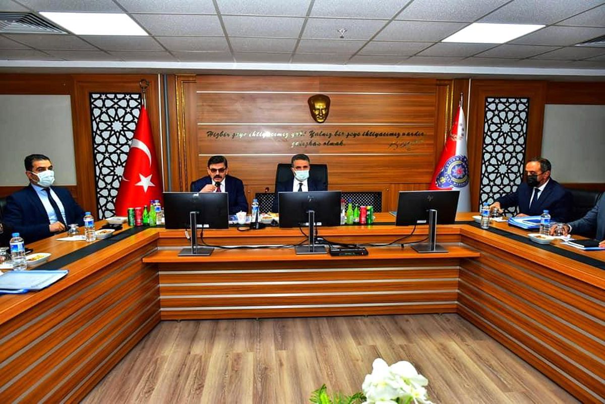 Dağdeviren çalışmalarla ilgili Vali Baruş'a bilgi verdi