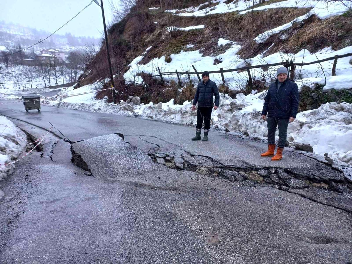 Düzce\'de şiddetli yağış heyelana sebep oldu