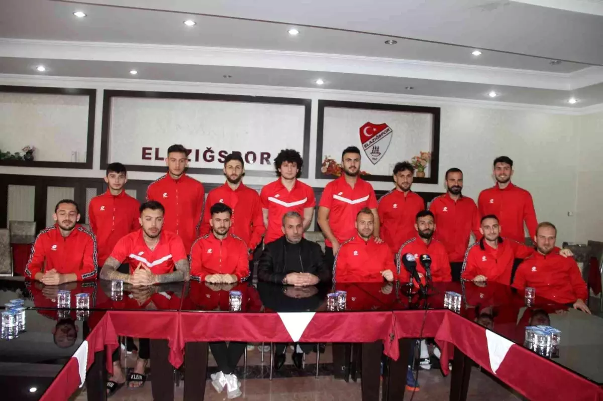 Elazığspor\'dan 16 imza