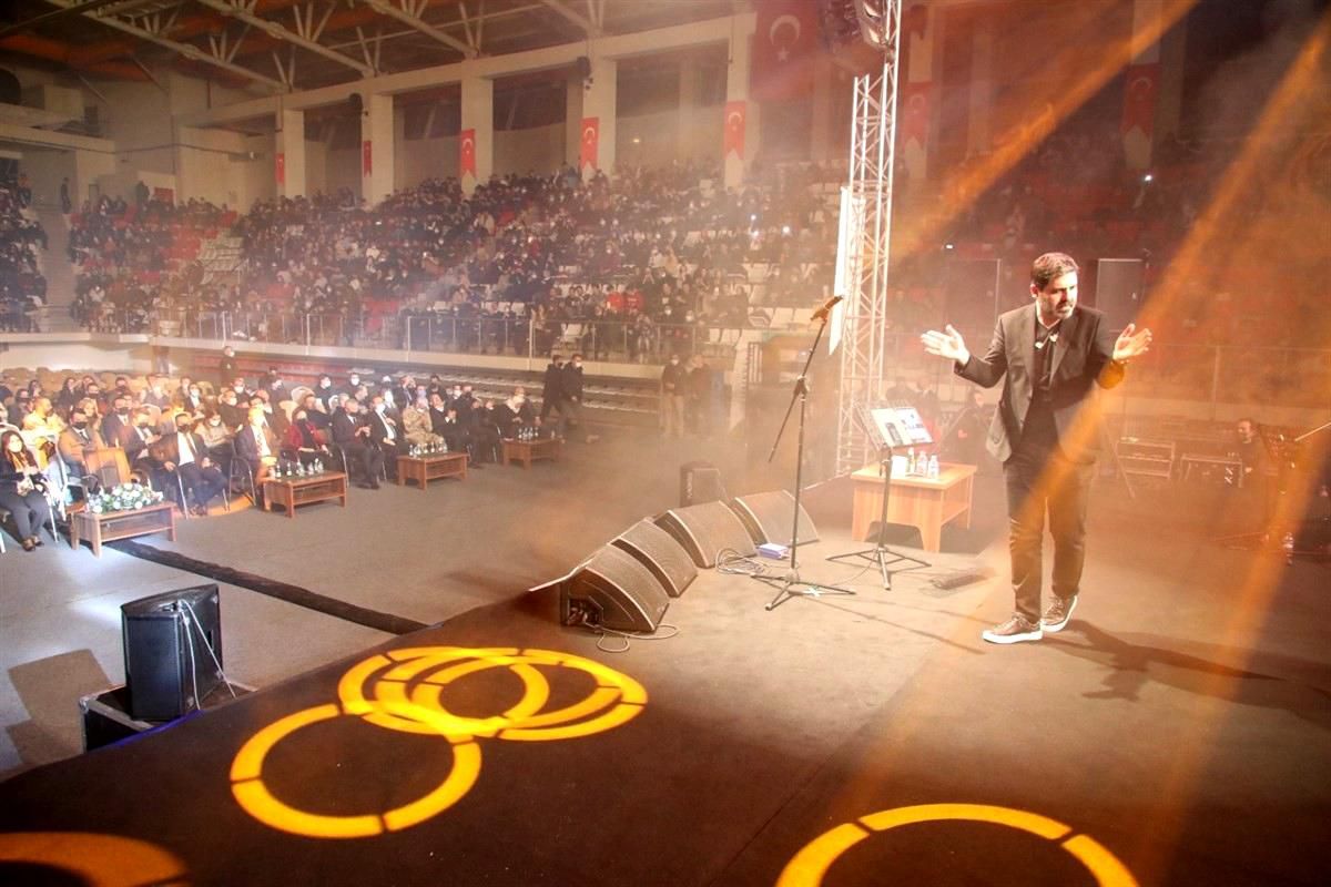Erzincan\'da Balkır rüzgârı esti
