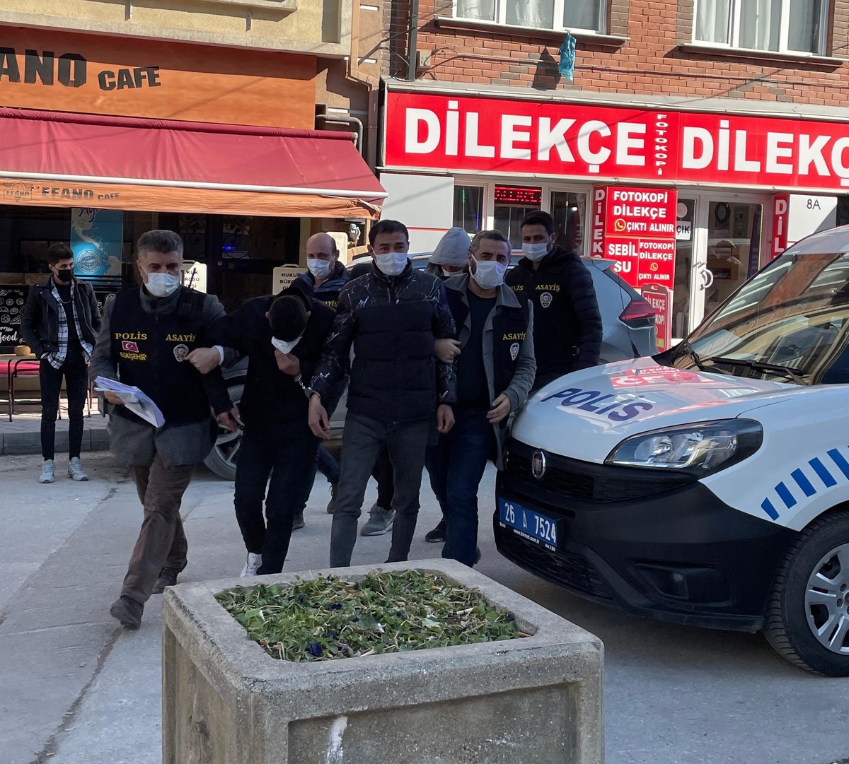 Eskişehir\'de yakalanan 4 hırsızlık zanlısı tutuklandı