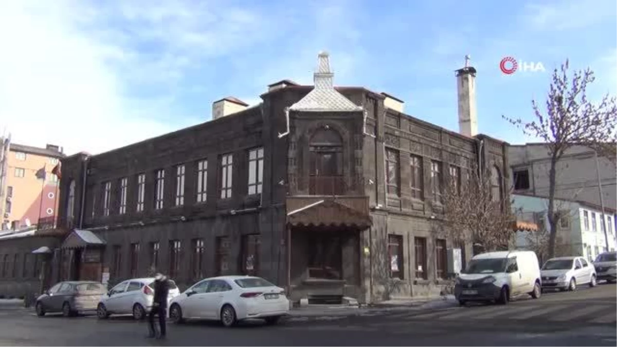 Kars\'ta Baltık Mimarisi binalar sokakları süslüyor... Taşların konuştuğu caddeler keşfedilmeyi bekliyor