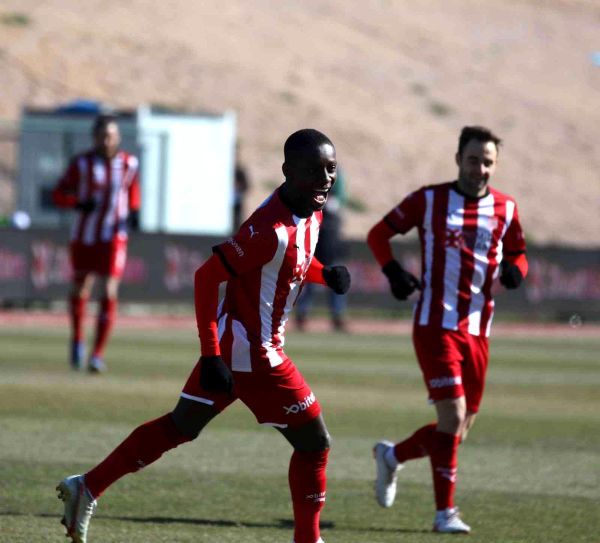 Max Gradel hat-trick yaptı!
