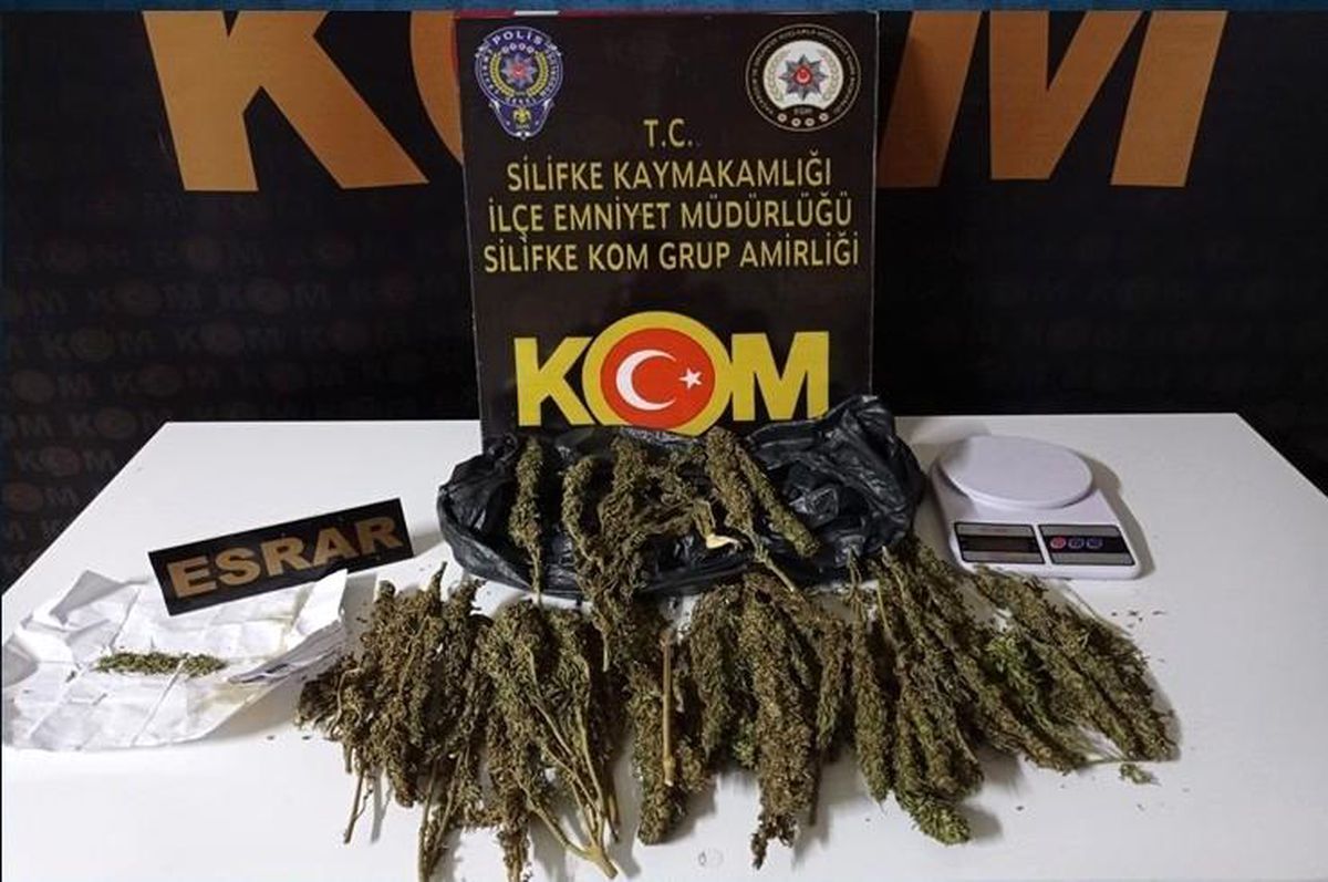 Mersin\'de bir araçta 506 gram esrar ele geçirildi