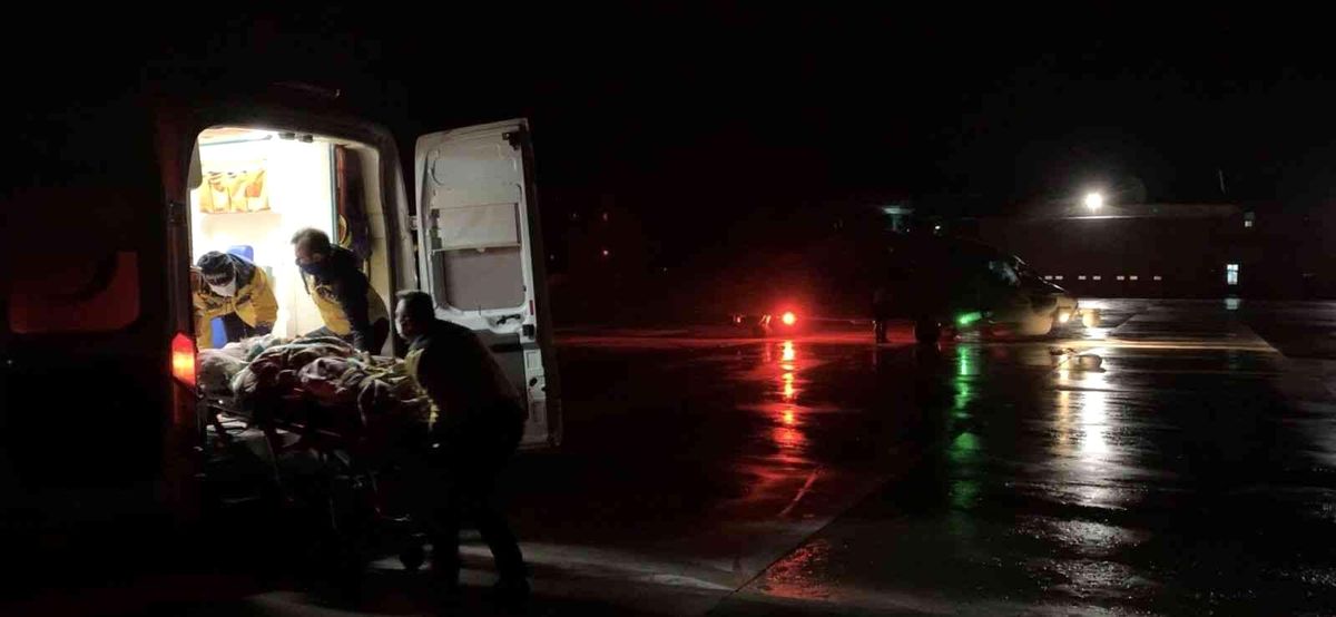 MSB: "Gökçeada\'da acil sağlık müdahalesine ihtiyaç duyan iki vatandaşımız Çanakkale\'ye tahliye edildi"