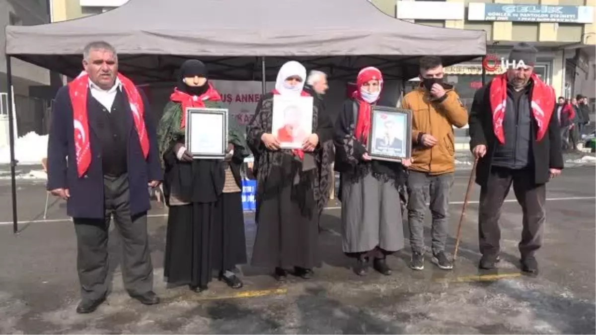 Muşlu annelerin dondurucu soğukta evlat nöbeti