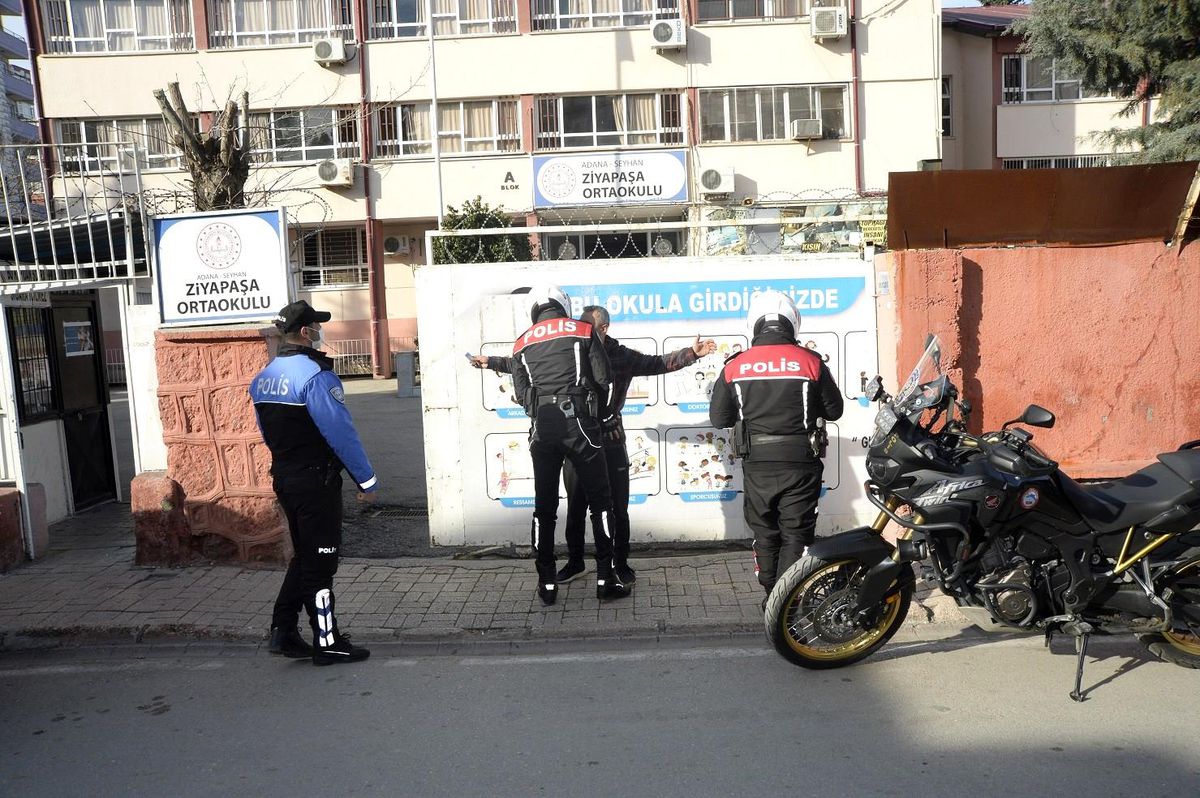 Son dakika haber | Polisten okul önlerinde sıkı önlem