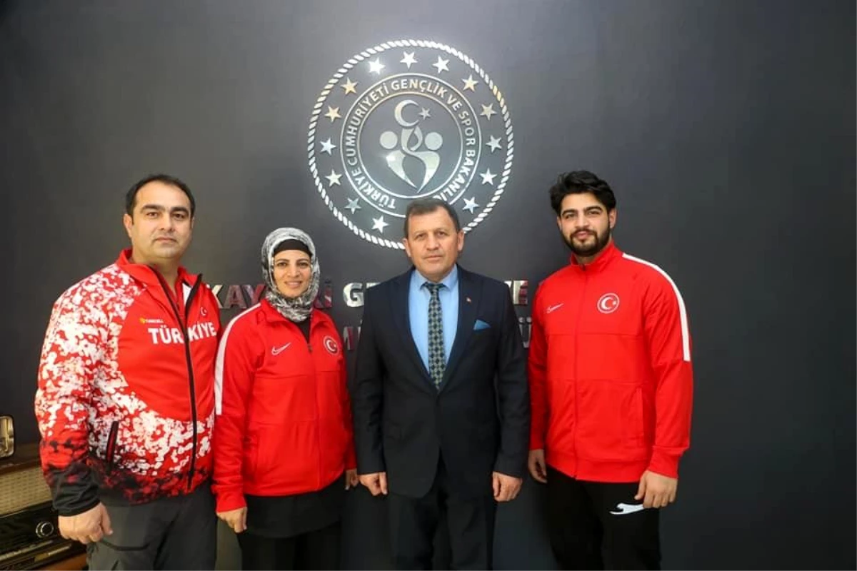Şampiyonlardan Ali İhsan Kabakcı\'ya ziyaret